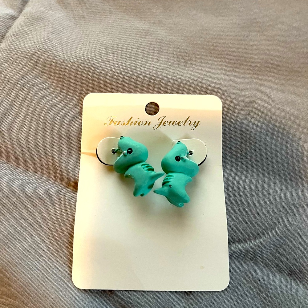 Dino earrings